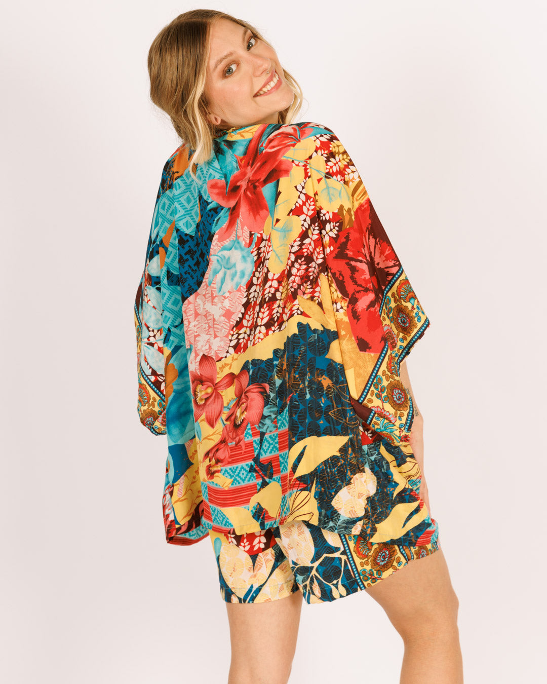 Short Silk Kimono in Blue, Short Sleeves