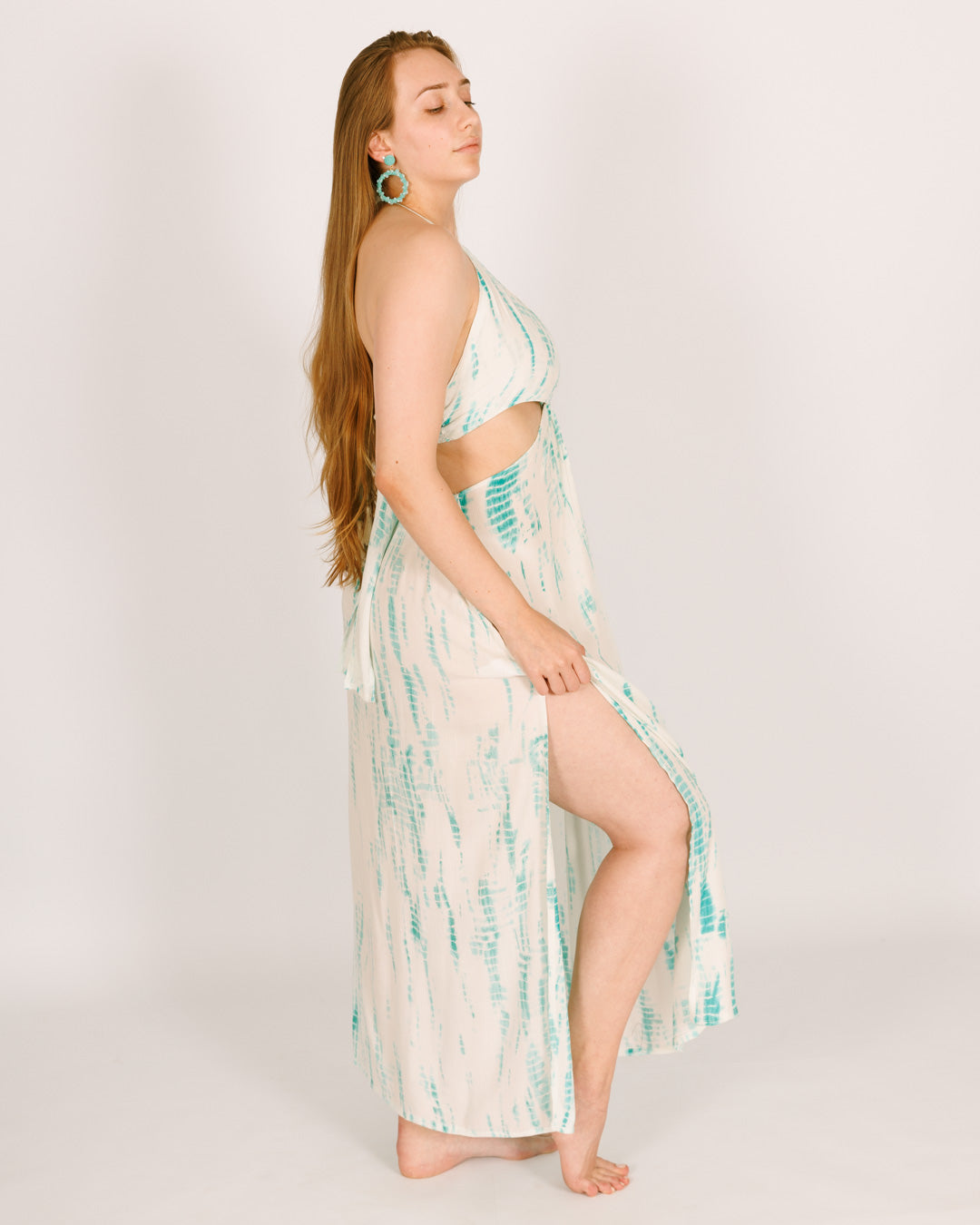 Maxi Dress with Tie-Dye Ring in White and Light Blue