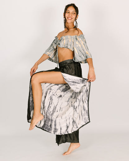 Long mesh pants, inner layer in gray and gold tie-dye, with slits