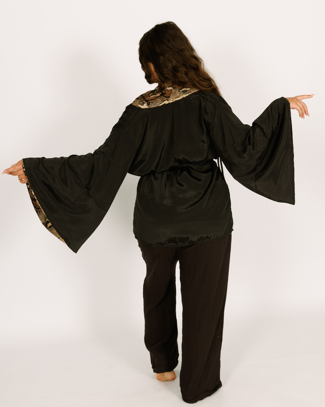 Women Mid-Length Silk Kimono, Long Sleeves, Reversible Snakeskin and Black