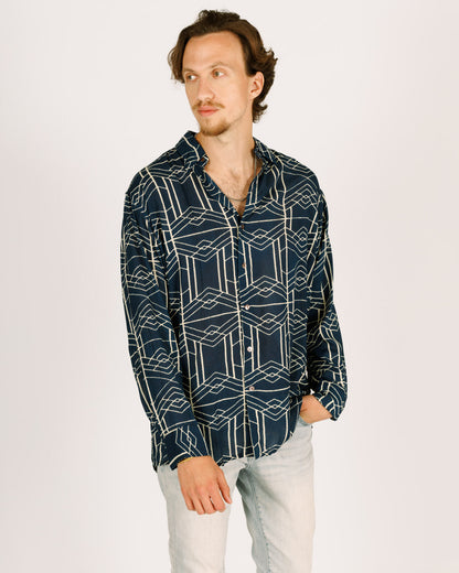 Long button-up viscose shirt for men - blue with geometric print